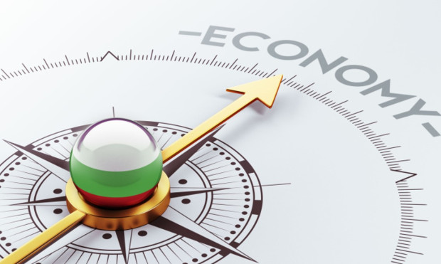 Растежът на българската икономика се забавя и през последните три