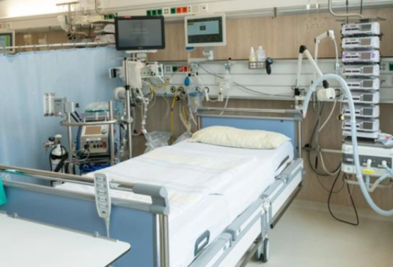 Десет души влязоха в болница за последното денонощие след усложнения от COVID-19 