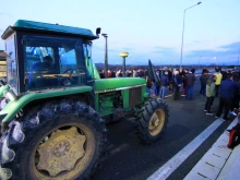 Гръцките фермери отново подкарват тракторите към Атина