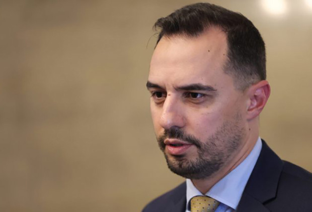 Министърът на икономиката и индустрията Богдан Богданов е на работно