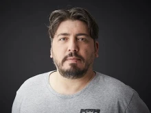 Геро с ужасяващ разказ за катастрофата, белязала живота му и борбата с килограмите