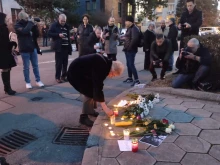 В памет на Навални: Бдение пред Руското посолство в София