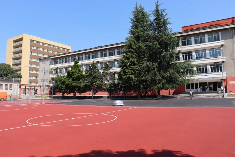 В Хасково обновяват училищни спортни площадки
