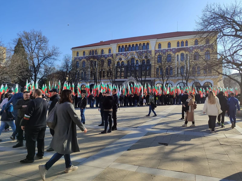 Въпреки забраната: В София се провежда "Луковмарш"