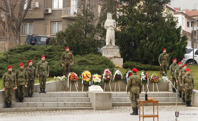 Старата столица се преклони пред Апостола на свободата