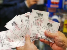 Участник в лотария спечелил крупна сума пари, но не знаел за това