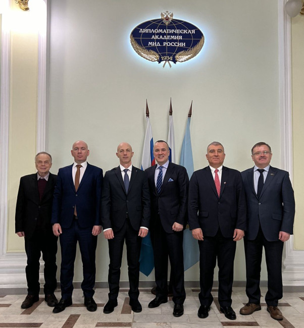 Депутати на Възраждане посетиха Дипломатическата академия към Министерството на външните