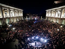 На Капитолийският хълм в Рим запалиха свещи за Навални, а Путин повиши директора на руските затвори