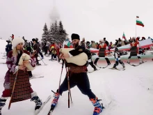 Голямото ски спускане с народни носии и знамена отново ще се проведе в Пампорово на 3-ти март