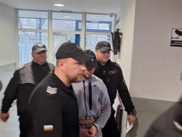 Прокурорският син Васил Михайлов излиза под домашен арест, предаде репортер