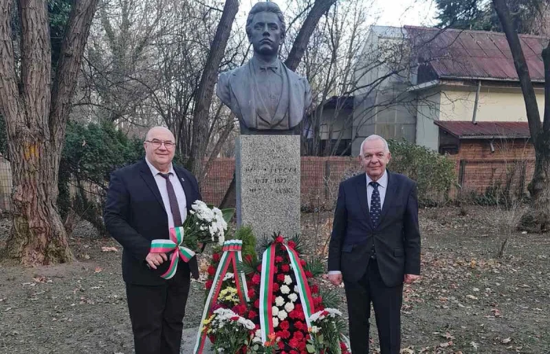Заместник-кметът на Русе почете паметта на Васил Левски в Букурещ