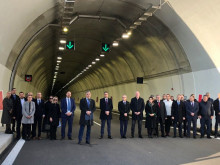 Първите в страната откриха най-дългия тунел "Железница"