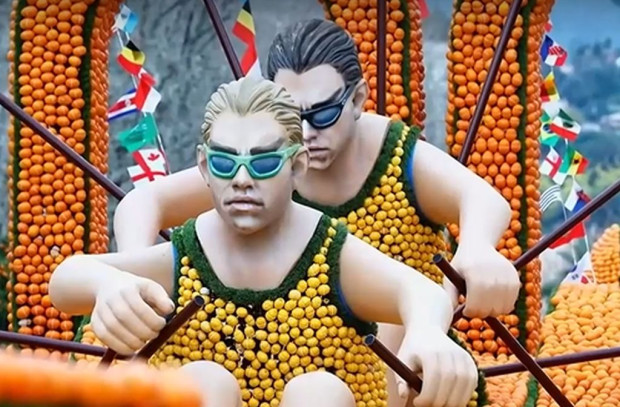 Направиха скулптури на спортисти от лимони и портокали. По този