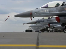 CNN: Първата група украински пилоти ще завърши обучение на F-16 преди лятото