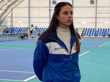 Виктория Томова изгледа мачове от квалификациите за Държавното лично първенство на закрито в Благоевград