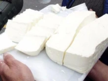 Лесни начини как да различите истинското сирене от фалшивото