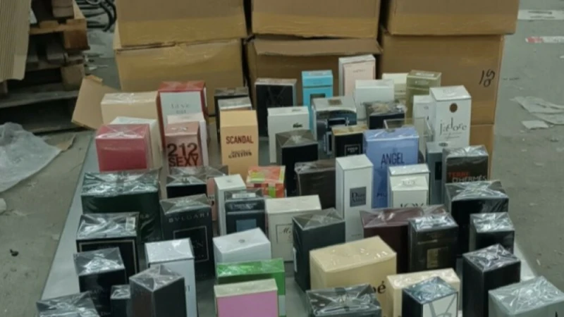 Задържаха близо 6 700 "маркови" парфюма в района на "Дунав мост" при Видин
