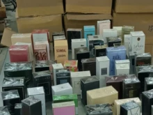 Задържаха близо 6 700 "маркови" парфюма в района на "Дунав мост" при Видин