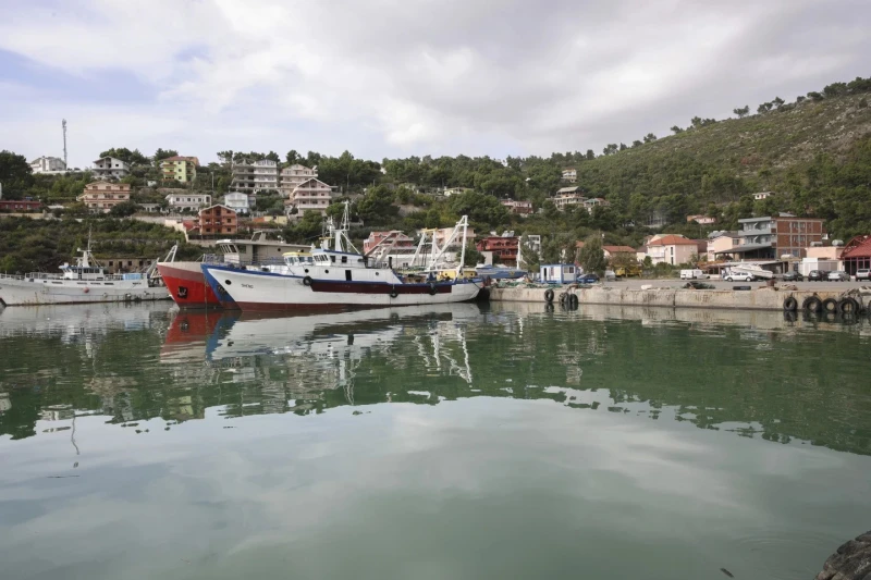 Албанският парламент прие спорната сделка за съдържание на мигранти с Италия