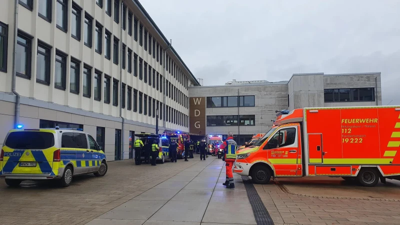 Най-малко четирима ранени при нападение в германска гимназия, ученици са се барикадирали в класните стаи