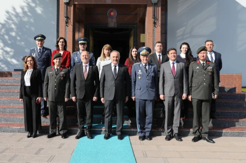 Тагарев обсъди с колегите си от Турция сигурността в региона на Черно море и Балканите