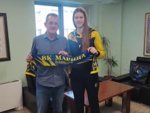 Най-младата волейболистка на Марица подписа първи професионален договор