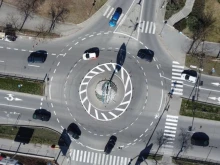През криво кръгово - направо: Абсурдно кръстовище в Шумен озадачи народа