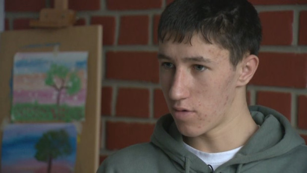 Ростислав Лавров е на 16 години когато войната започва Живее