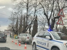 Инцидент на няколко километра от Пловдив, джип се заби в дърво