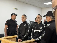 С викове "убийци" близнаците Динкови отново се изправиха пред съда, чакат Бизюрев за разпит