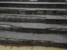 Из мрежата: В София навсякъде е гнус и смрад! Тези стълби бяха със здрави гранитни плочи, много интересно къде отидоха