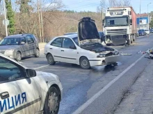 Тежка катастрофа на пътя София-Варна: Водач на лек автомобил е в тежко състояние