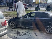 Автомобил се запали на спускане от "Цариградско шосе" към "Дружба" в София