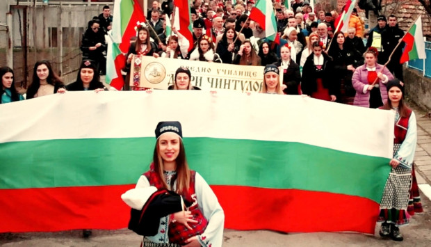 TD Българовското шествие отново събира малки и големи под родните трибагреници