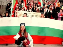 Българовското шествие отново събира бургазлии под родните трибагреници