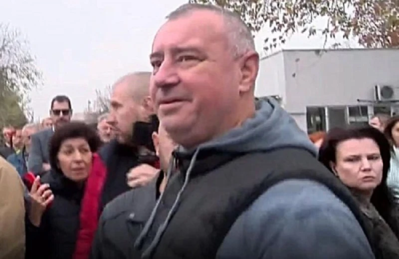 Велизар Цолакидис работи без право в Общината, има фирма с дясната ръка на Титюков