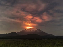 Вулканът Попокатепетъл избълва огромен стълб от дим и пепел, движи се към Мексико Сити, отменени са полети