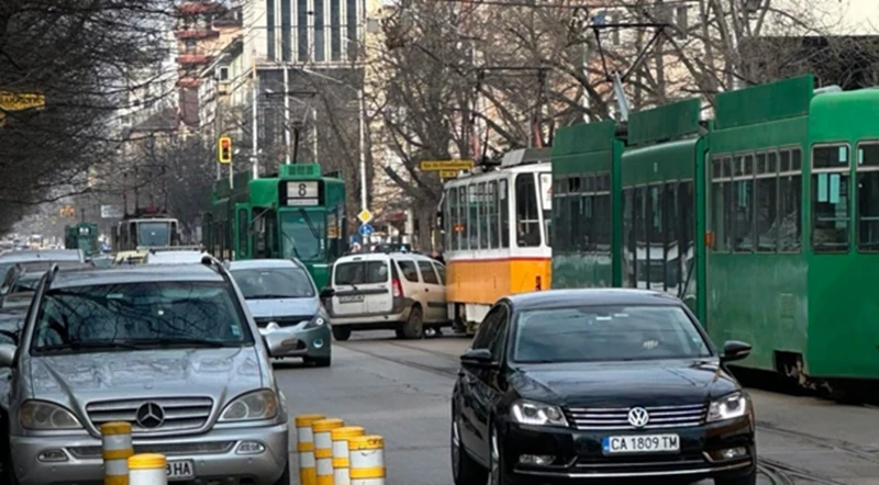 Катастрофа между трамвай и автомобил на бул. 