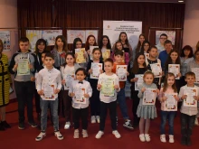 Наградиха участници в общинския конкурс на Разград "Аз и един мой ден в интернет"