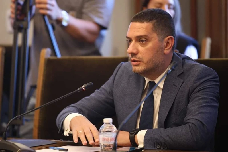 Гаджев след изслушването на Тагарев: Украйна няма време да се "начиновничат" българските чиновници