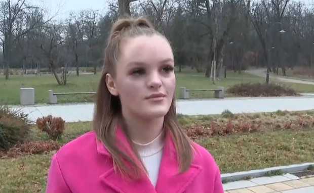 18 годишна ученичка е станала жертва на онлайн тормоз Телефонният номер