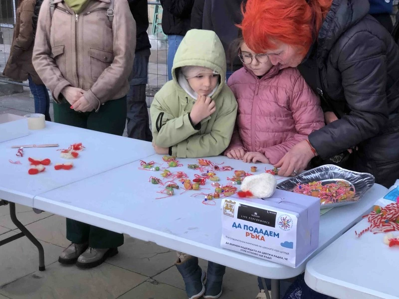 Благоевград се обедини в подкрепа на две любими учителки