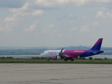 От летището в Бургас увериха, че няма да го затварят през активния летен сезон