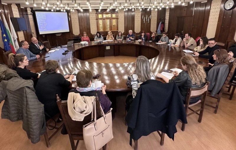 Комисията за детето обсъди актуални социални теми и въпроси в Русе