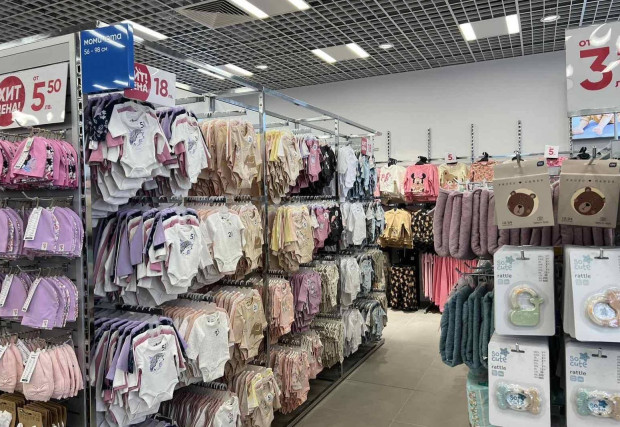 В Пловдив: Магазин на голяма европейска верига за дрехи се оказа лесна мишена