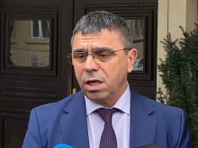Пребитият полицай е в тежко състояние