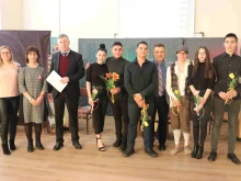 Учителка по литература в Русе организира театрален спектакъл за 3-ти март със свои ученици