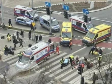 Автомобил се вряза в група хора и рани 17 души в Шчечин