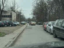 Сигнал: Улицата от двупосочна стана "половинпосочна"