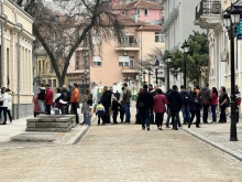 Пловдивчани извиха огромна опашка на Трети март